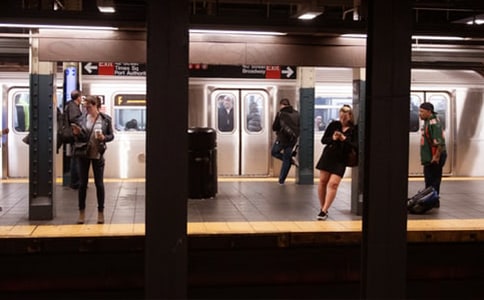 樓下的呂厝地鐵站小學(xué)作文