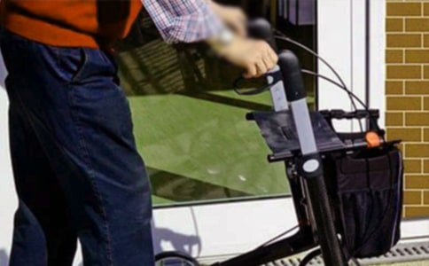 去敬老院四年級作文