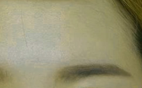 描寫同學(xué)的作文:我的同學(xué)沒眉毛