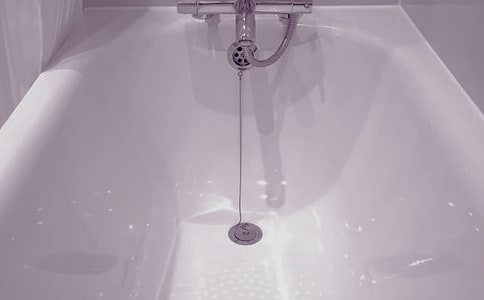 泡澡泡到暈作文