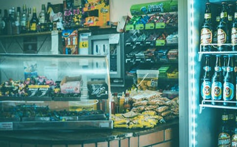 【實(shí)用】神奇商店作文2篇