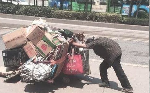 拾荒老人作文(精選18篇)