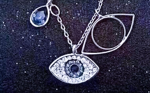 水晶項(xiàng)鏈作文3篇(經(jīng)典)