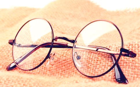 戴眼鏡作文(通用30篇)