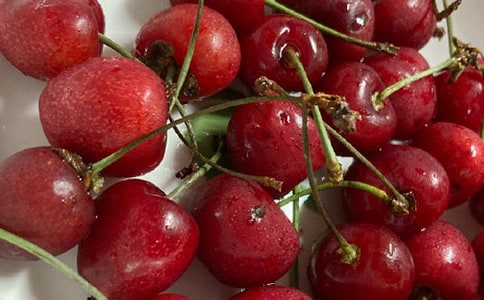 滿江紅·點(diǎn)火櫻桃原文翻譯及賞析(合集2篇)